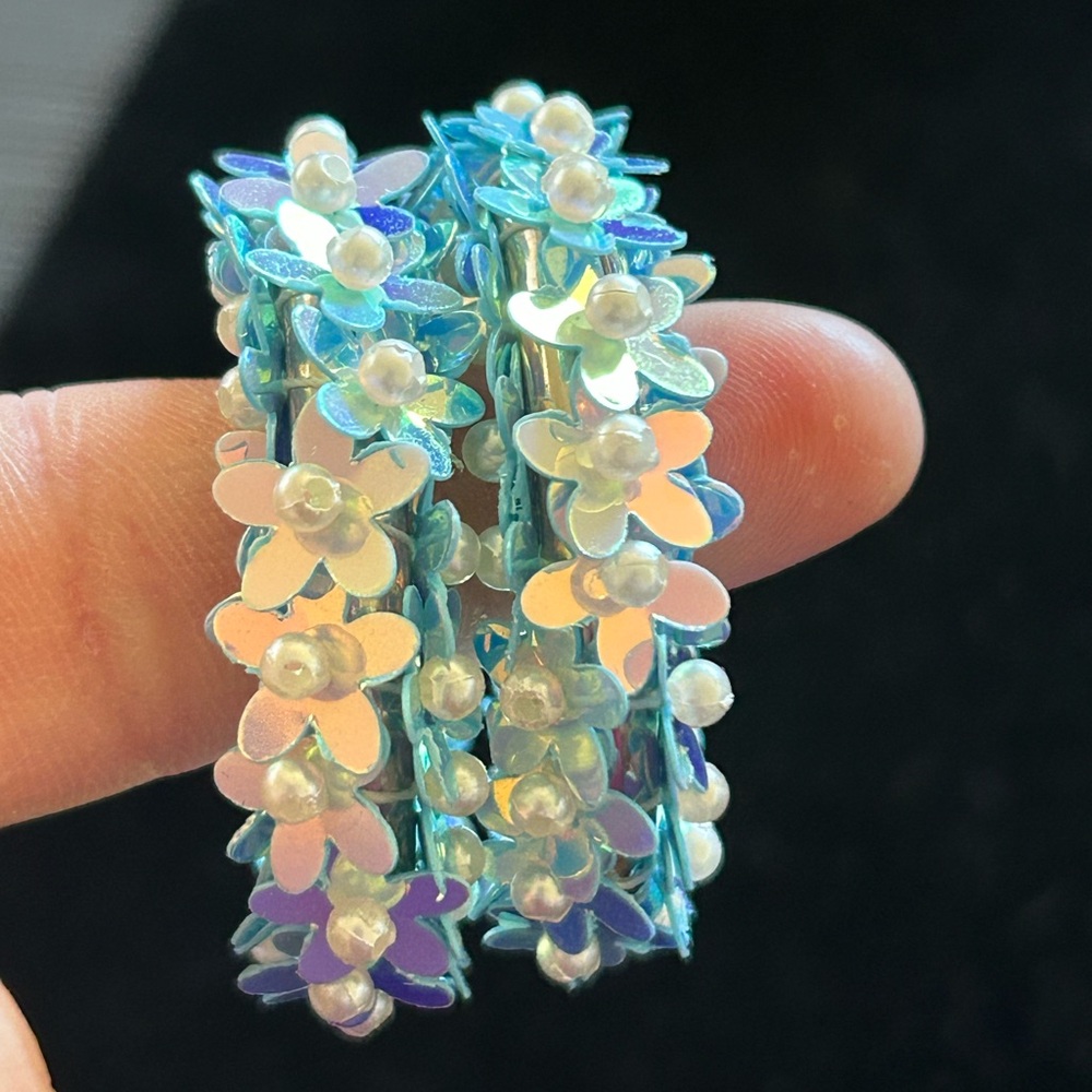 Flower hoop earrings